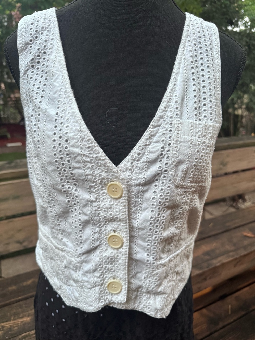 Theory White Eyelet Vest
Size 12
$45